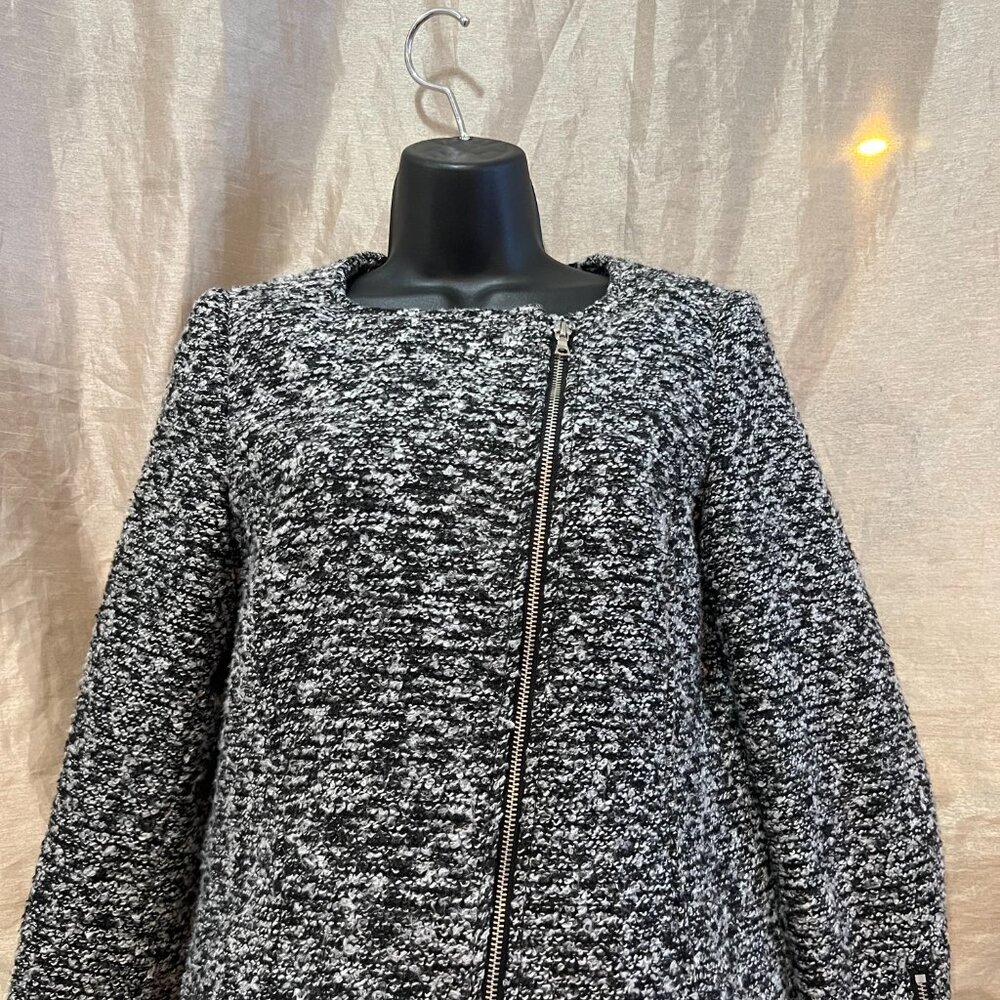 HnM heavy tweed blazer with front zipper (M)